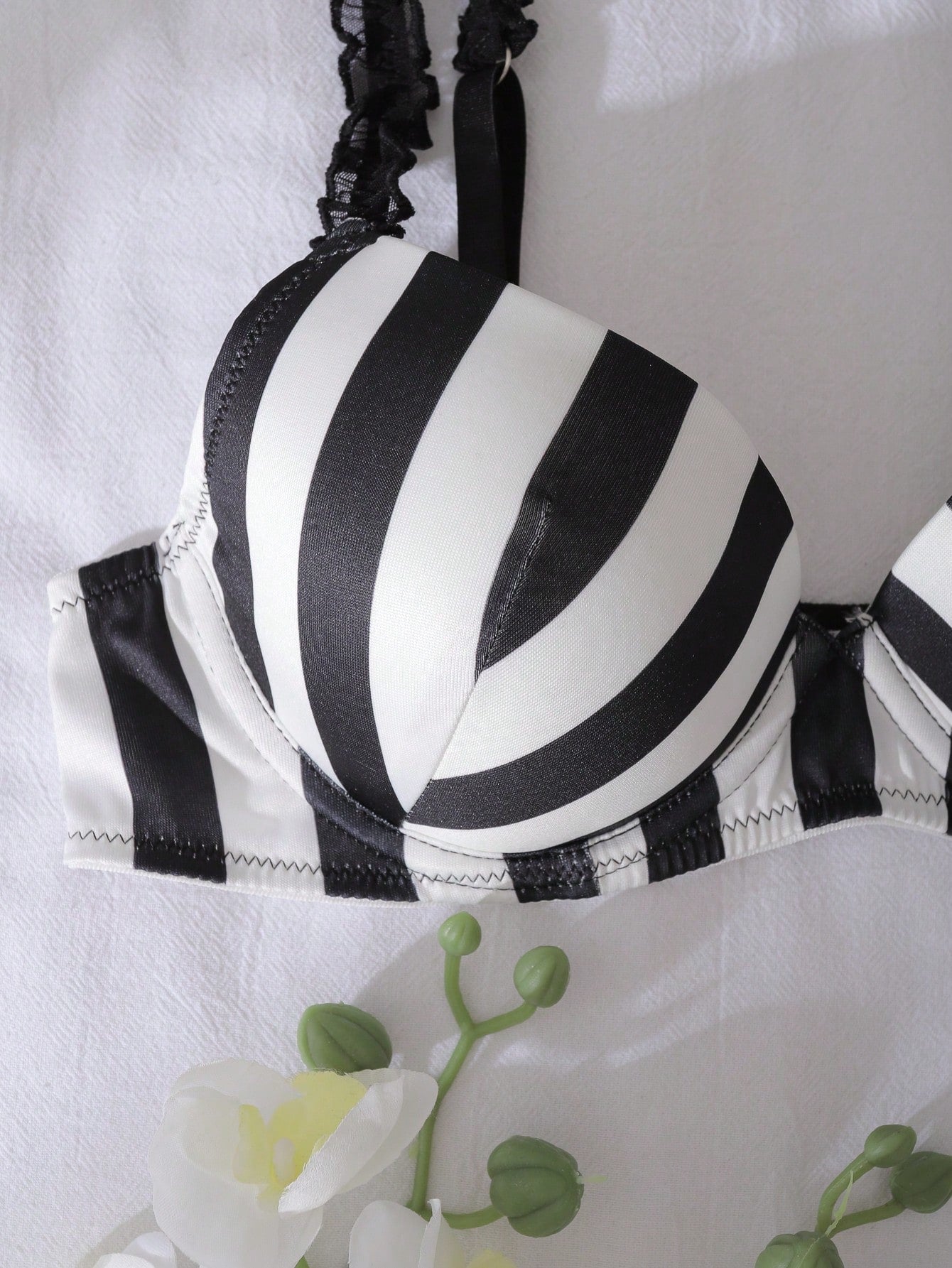  | SHEIN Striped Splice Non Padded Wire Free Lace Trim Cute Women Bras | Lingerie | Shein | OneHub