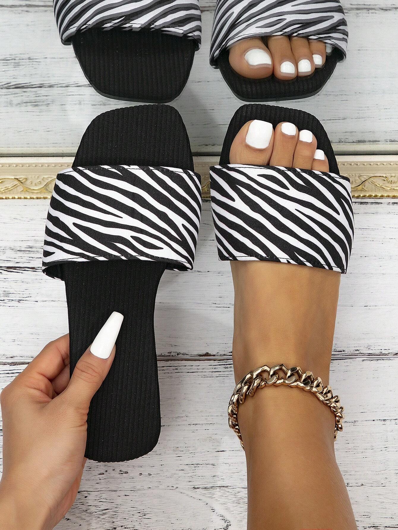 SHEIN Fashionable, Anti-Slip, Simple, Comfortable Beach Slippers