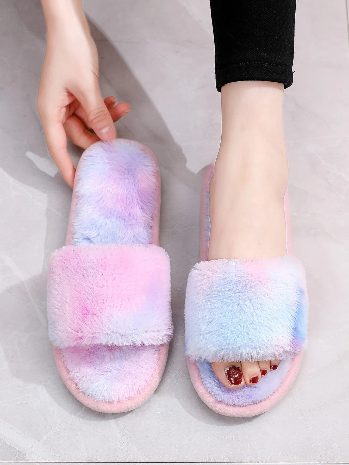 SHEIN Tie Dye Fluffy Bedroom Slippers,Winter Slippers Women's Home Indoor Non-Slip Warm Long Plush Soft Slippers.