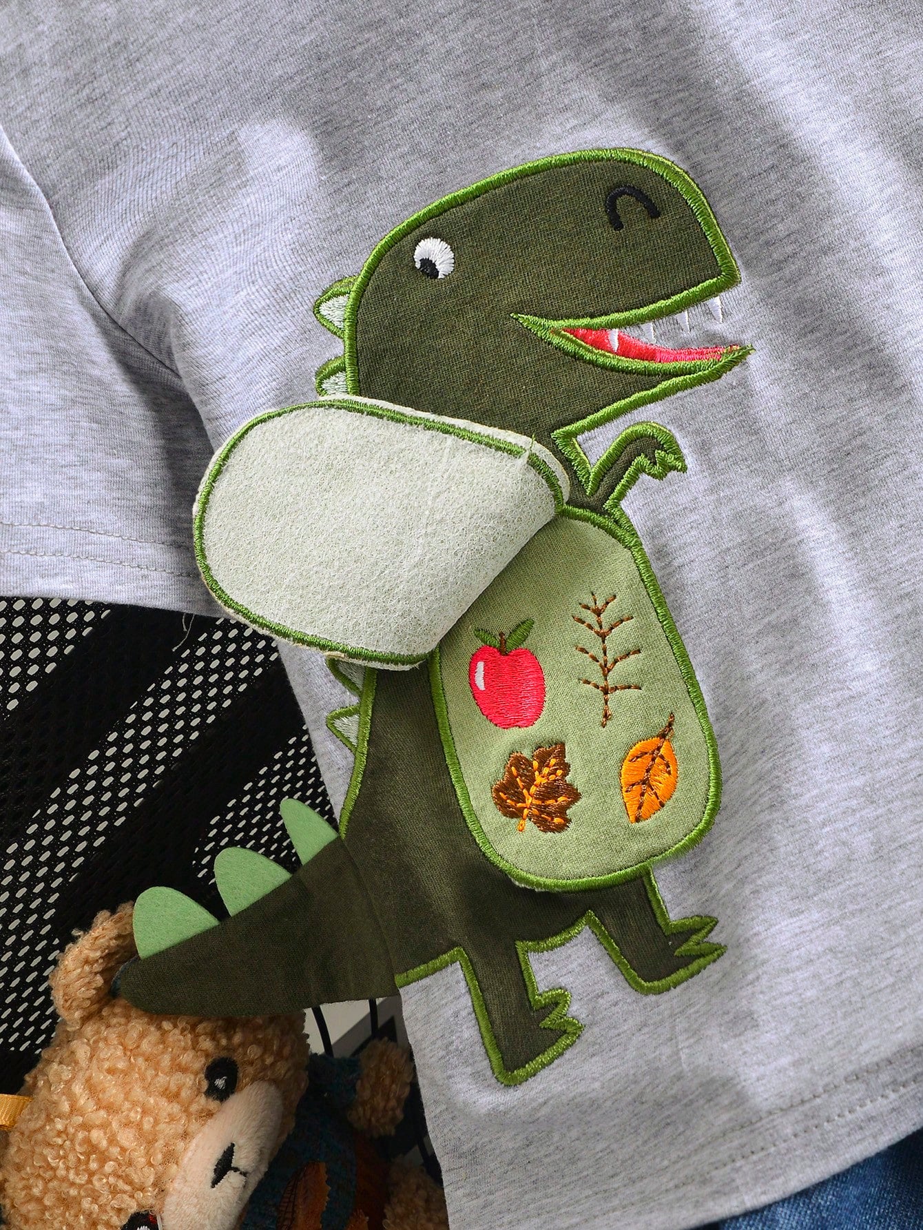 SHEIN Toddler Boys Crew Neck T-Shirt And Denim Set, Adorable Style With Embroidery Decor