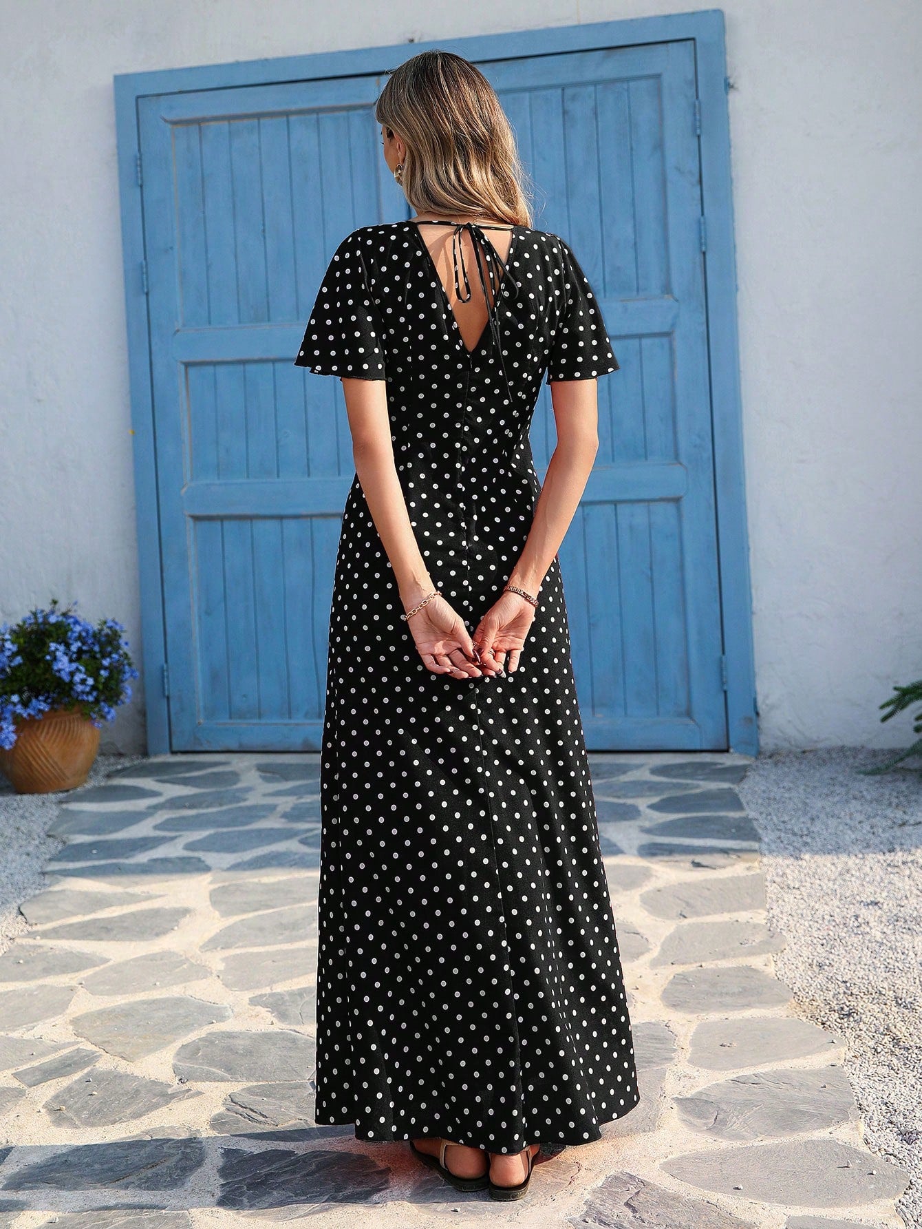 SHEIN Vivid Eden Wave Pattern V-Neck Short Sleeve Fitted Women's Dress